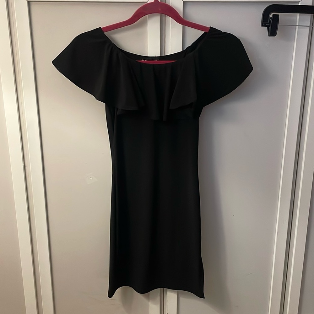 Black PrettyLittleThing Off the Shoulder Mini Dress with Small Side Slit Size XS